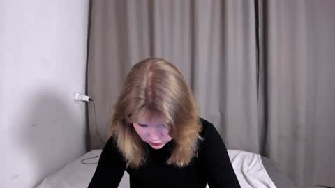 Snapshot of mina27372 chatting on 01.20.25 hi Im Mina  online show from 01.20.25