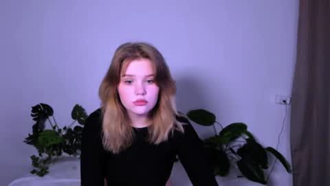 Snapshot of mina27372 chatting on 01.23.25 hi Im Mina  online show from 01.23.25