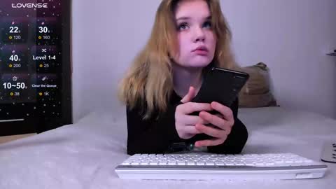 Snapshot of mina27372 chatting on 01.27.25 hi Im Mina  online show from 01.27.25