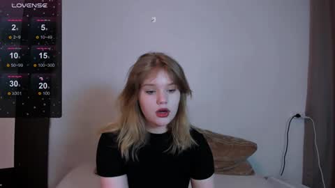 Snapshot of mina27372 chatting on 02.03.25 hi Im Mina  online show from 02.03.25