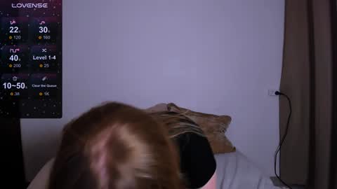 Snapshot of mina27372 chatting on 02.05.25 hi Im Mina  online show from 02.05.25