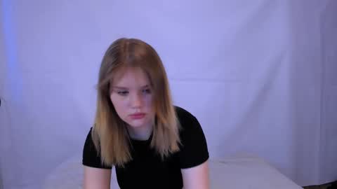 Snapshot of mina27372 chatting on 02.14.25 hi Im Mina  online show from 02.14.25