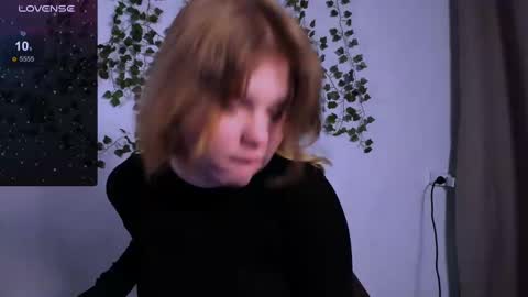 Snapshot of mina27372 chatting on 02.19.25 hi Im Mina  online show from 02.19.25