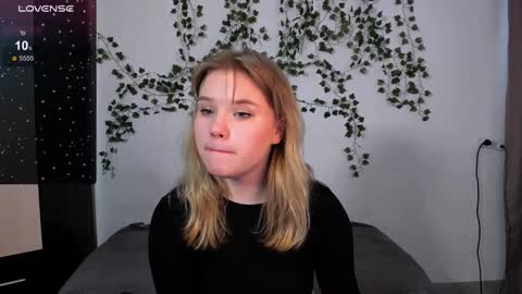 Snapshot of mina27372 chatting on 02.24.25 hi Im Mina  online show from 02.24.25