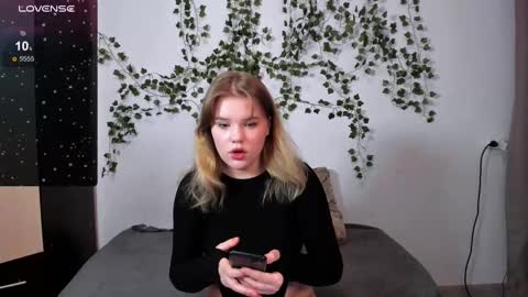 Snapshot of mina27372 chatting on 02.25.25 hi Im Mina  online show from 02.25.25