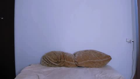 Snapshot of mina27372 chatting on 09.10.25 hi Im Mina  online show from 09.10.25