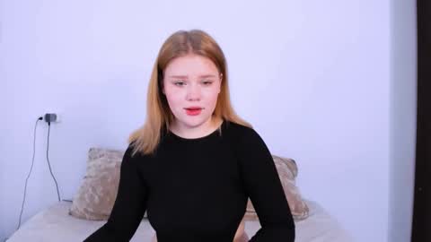 Snapshot of mina27372 chatting on 10.25.25 hi Im Mina  online show from 10.25.25