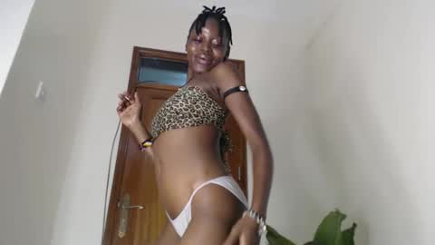 Snapshot of minatah6 chatting on 11.18.25 minatah6 online show from 11.18.25
