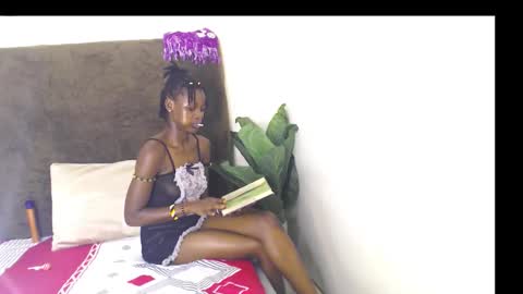 Snapshot of minatah6 chatting on 11.29.25 minatah6 online show from 11.29.25