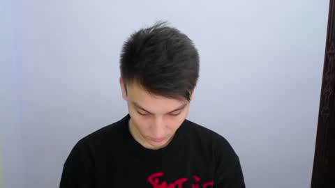 Snapshot of minato_kabuki chatting on 12.28.24 MINATO online show from 12.28.24