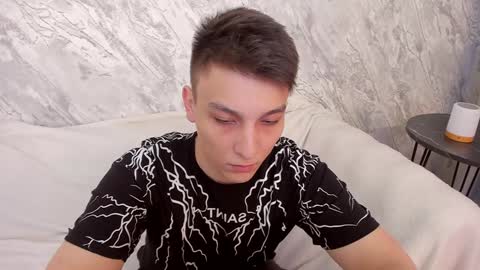 minato_kono online show from 01.30.25