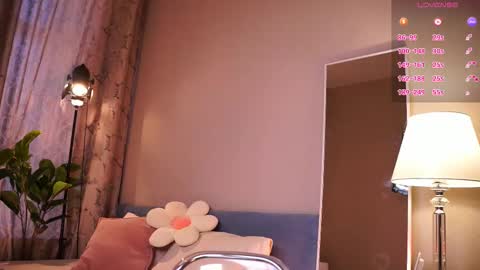 Snapshot of mind__game chatting on 09.26.25 Frances  Next streams Thu Fri Sat 8am -  4pm GMT3 online show from 09.26.25