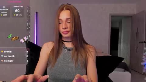 Snapshot of mindlure chatting on 01.06.26 Emily online show from 01.06.26