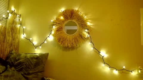 Snapshot of mindymounds chatting on 11.06.25 Mindy online show from 11.06.25