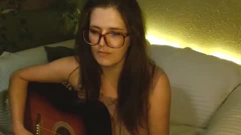 Snapshot of mindymounds chatting on 02.26.26 Mindy online show from 02.26.26