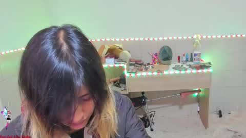 Snapshot of minefoxy2 chatting on 09.18.25 Amber online show from 09.18.25