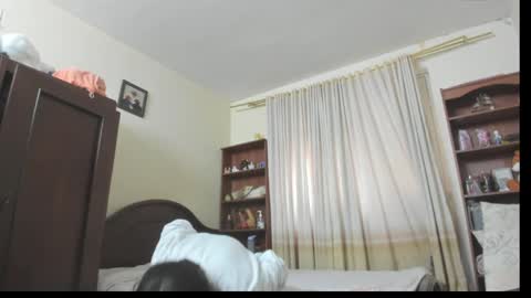 Snapshot of minefoxy2 chatting on 04.04.26 Amber online show from 04.04.26