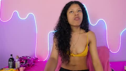 Snapshot of mingie_rouse chatting on 02.27.25 Mingie online show from 02.27.25