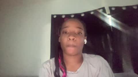 Snapshot of mini_luv chatting on 07.02.26 SLIPSLID online show from 07.02.26