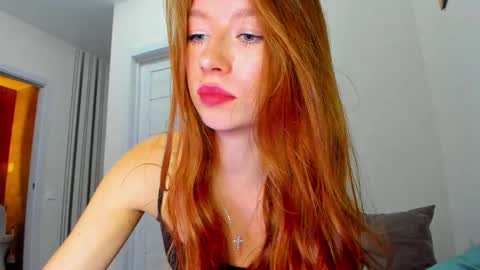 Snapshot of minidiva_ chatting on 06.01.26 Amelia online show from 06.01.26