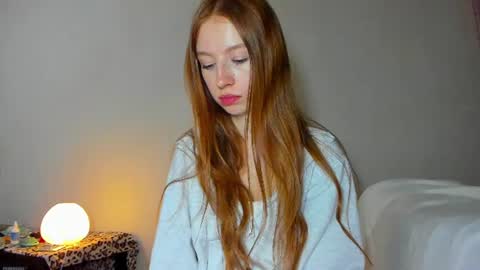 Snapshot of minidiva_ chatting on 06.16.26 Amelia online show from 06.16.26
