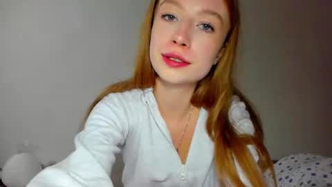 Snapshot of minidiva_ chatting on 07.11.26 Amelia online show from 07.11.26