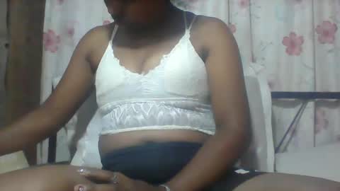 Snapshot of minie4tina chatting on 12.14.24 Minie4Tina online show from 12.14.24