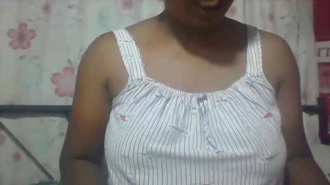 Snapshot of minie4tina chatting on 12.14.24 Minie4Tina online show from 12.14.24