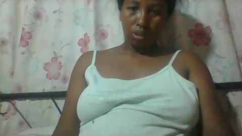 Snapshot of minie4tina chatting on 12.17.24 Minie4Tina online show from 12.17.24