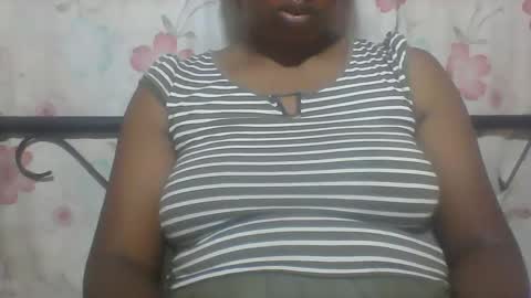 Snapshot of minie4tina chatting on 12.21.24 Minie4Tina online show from 12.21.24