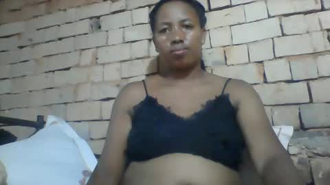 Snapshot of minie4tina chatting on 01.01.25 Minie4Tina online show from 01.01.25