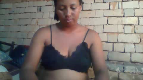 Snapshot of minie4tina chatting on 01.10.25 Minie4Tina online show from 01.10.25