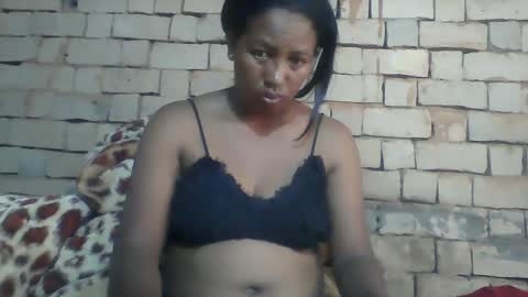 Snapshot of minie4tina chatting on 01.11.25 Minie4Tina online show from 01.11.25