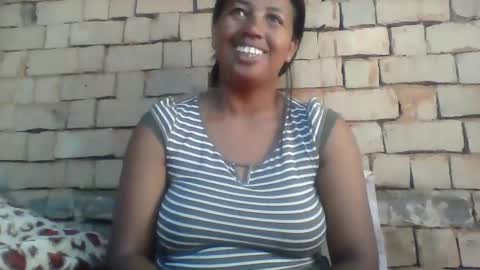 Snapshot of minie4tina chatting on 01.16.25 Minie4Tina online show from 01.16.25