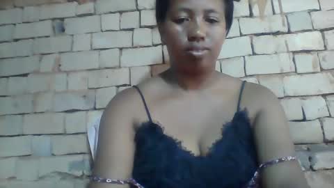 Snapshot of minie4tina chatting on 01.21.25 Minie4Tina online show from 01.21.25