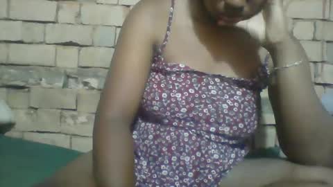 Snapshot of minie4tina chatting on 01.29.25 Minie4Tina online show from 01.29.25