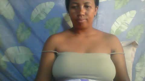 Snapshot of minie4tina chatting on 02.06.25 Minie4Tina online show from 02.06.25