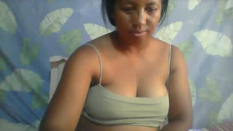 Snapshot of minie4tina chatting on 02.06.25 Minie4Tina online show from 02.06.25