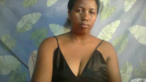 Snapshot of minie4tina chatting on 02.10.25 Minie4Tina online show from 02.10.25