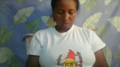 Snapshot of minie4tina chatting on 02.11.25 Minie4Tina online show from 02.11.25