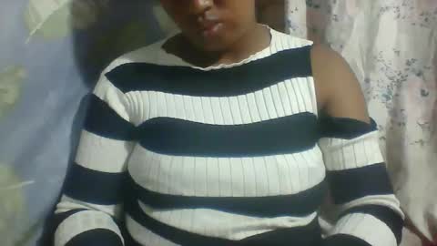 Snapshot of minie4tina chatting on 02.15.25 Minie4Tina online show from 02.15.25