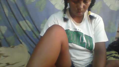 Snapshot of minie4tina chatting on 03.04.25 Minie4Tina online show from 03.04.25