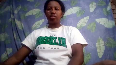 Snapshot of minie4tina chatting on 03.05.25 Minie4Tina online show from 03.05.25