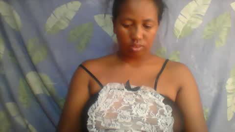 Snapshot of minie4tina chatting on 03.10.25 Minie4Tina online show from 03.10.25