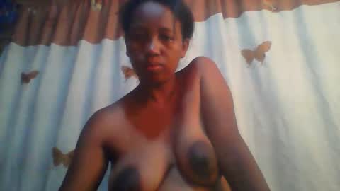 Snapshot of minie4tina chatting on 10.21.25 Minie4Tina online show from 10.21.25