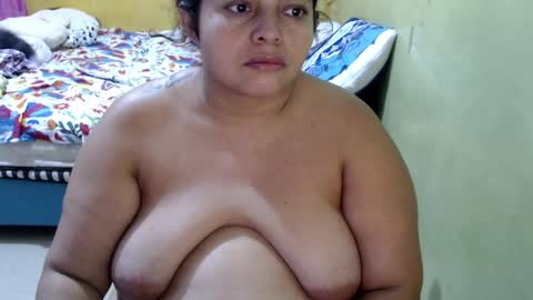 Snapshot of minnie_bbw69 chatting on 04.13.26 Andrea online show from 04.13.26