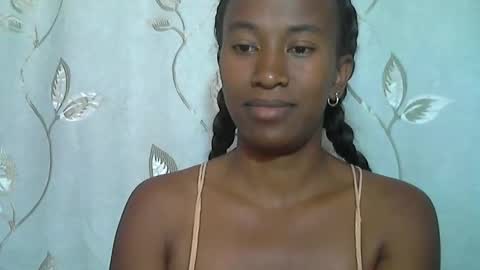 Snapshot of minouch211907 chatting on 02.19.26 minouch211907 online show from 02.19.26