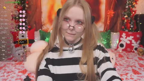 Snapshot of minx_girll chatting on 12.07.24 Vikki online show from 12.07.24