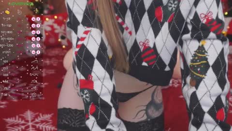 Snapshot of minx_girll chatting on 12.27.24 Vikki online show from 12.27.24