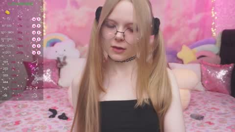 Snapshot of minx_girll chatting on 02.02.25 Vikki online show from 02.02.25